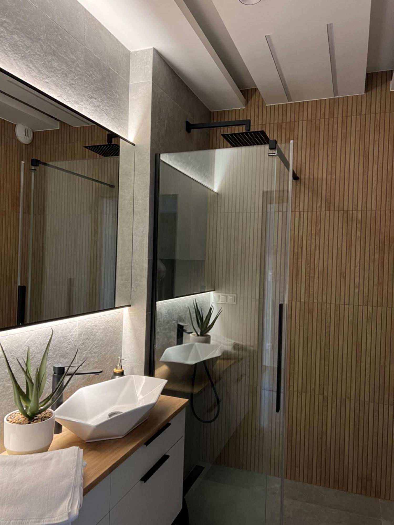 Family & Business Elegant Apartments Ul Lotnicza Centrum Galeria Korona - 1 Bedroom, Terrace, Air Conditioning, Garage - New! Kielce Exterior foto